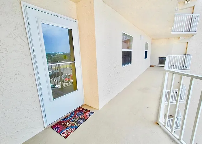 Edgewater 43 *